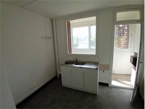 t3 à la location -   08400  VOUZIERS, surface 63 m2 location t3 - UBI481956233